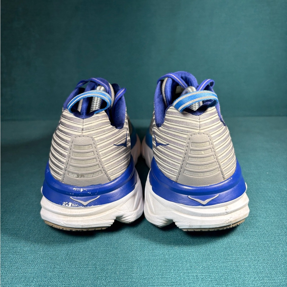 Size 10.5 - Men’s Hoka One Bondi 6 gray shoes - Picture 2 of 9